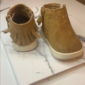 BABY GIRL BOOTS IN CHESTNUT COLOR// SLIGHLY USED